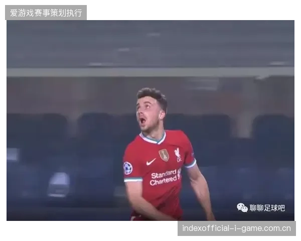 范戴克不仅是防守铁闸，他精准的长传也是荷兰队由守转攻战术中的重要发起点